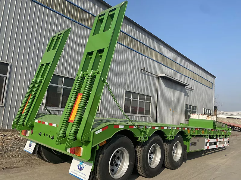 Tanzanian Customer Signs Contract med Luyi Automobile, tre-axel flatbed semitrailer kommer att betjäna afrikansk logistiktransport