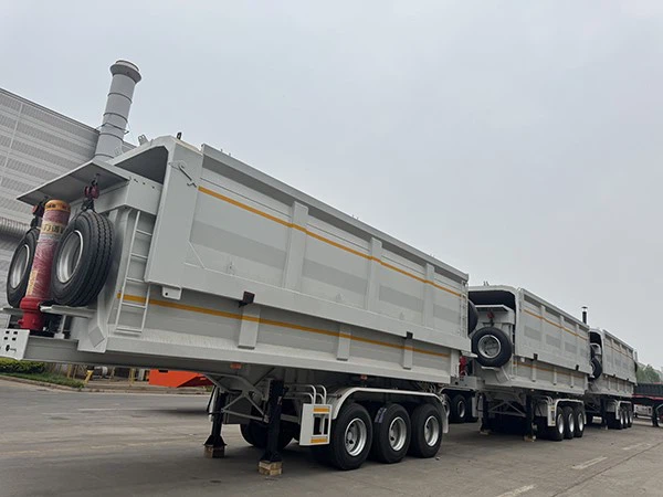 10 uppsättningar av tre axlar bakre tippdump semi trailers framgångsrikt levereras till algeriska kunder av Luyi Factory