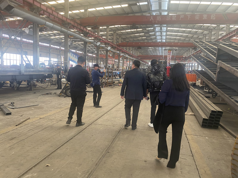 Kunder från Tadzjikistan besökte Luyi Factory. De var imponerade av produktanpassningsförmågan och söker samarbete.