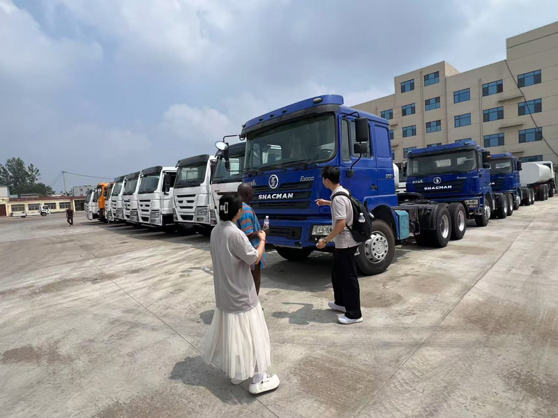 Luyi Factory välkomnar Uzbekistan-kunder och öppnar ett nytt kapitel i internationella utbyten