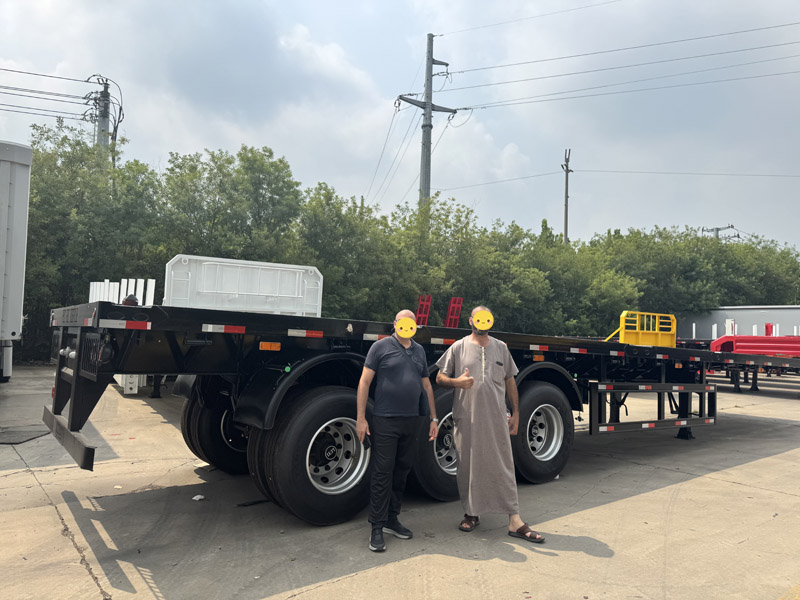 Ännu ett transnationellt samarbetsavtal avslutat! Algeriska kunder besöker Luyi Factory och skriver på ett kontrakt för cementtankfartyg