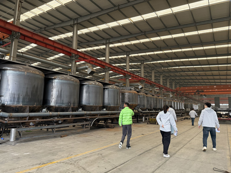 Etiopisk delegation inspekterar 30 000-liters semitrailers för oljetankar och förhandlar fram samarbetsdetaljer