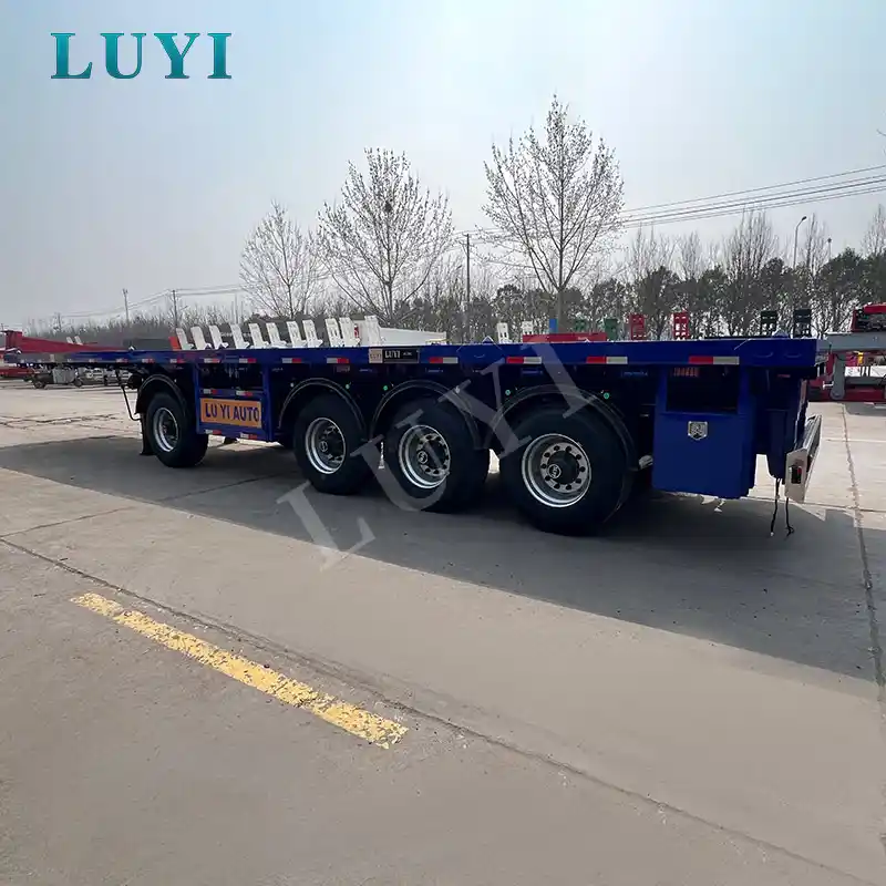Flaktrailer vs Step Deck Trailer: Vilket är bättre för tung utrustning?