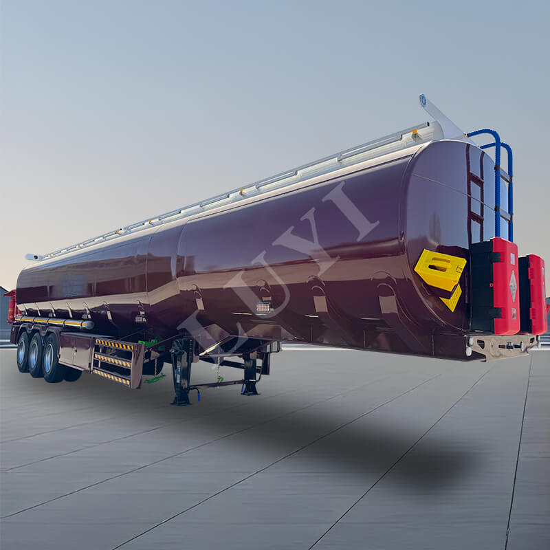 3-axlig 0-kubisk semitrailer för oljetank i kolstål 3-axlig 0-kubisk semitrailer för oljetank i kolstål