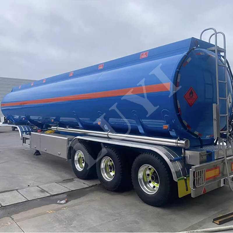 3-axlad 7-facks 40 000-liters oljetank semitrailer