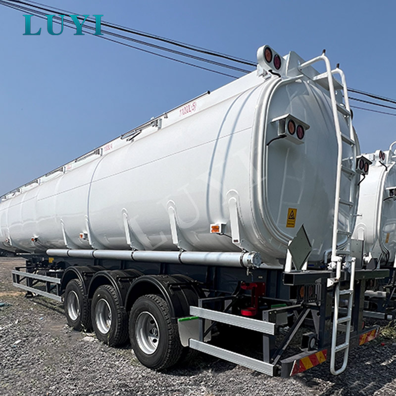 55 000L 3-axlig bränsletank semitrailer för olja, diesel och bränsledistribution