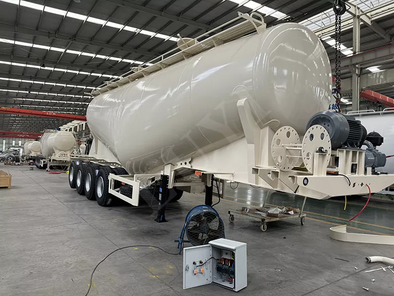 Flygaska transport semitrailer