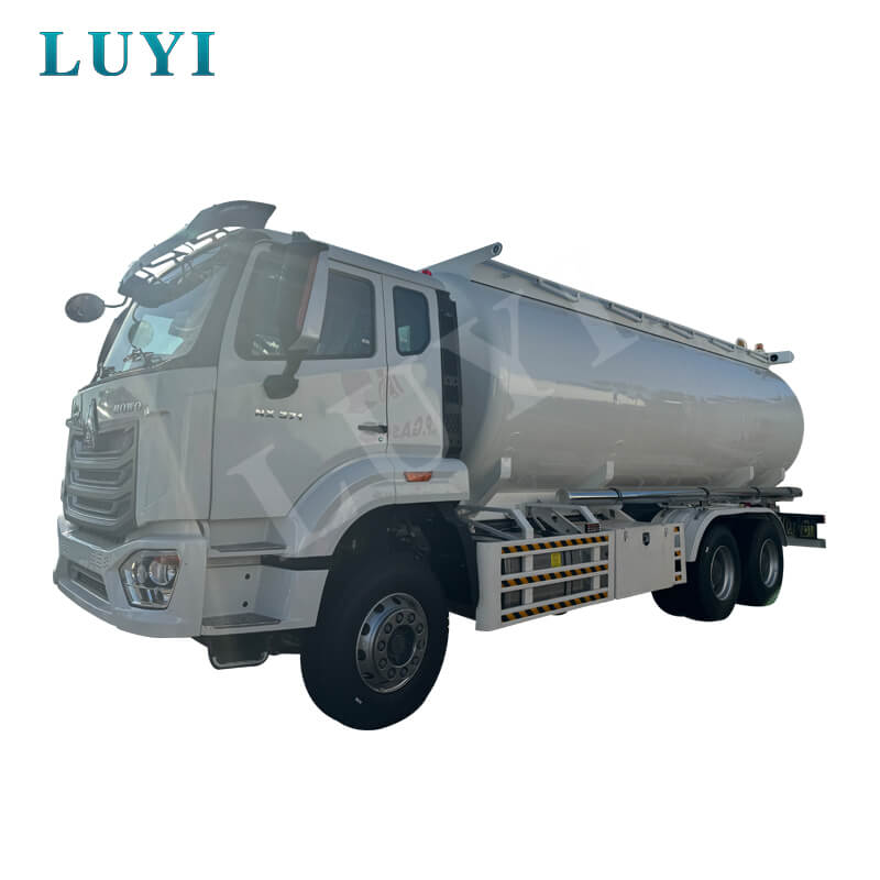 Högkvalitativ HOWO 6×4 Oljetank Semi-Trailer Högkvalitativ HOWO 6×4 Oljetank Semi-Trailer