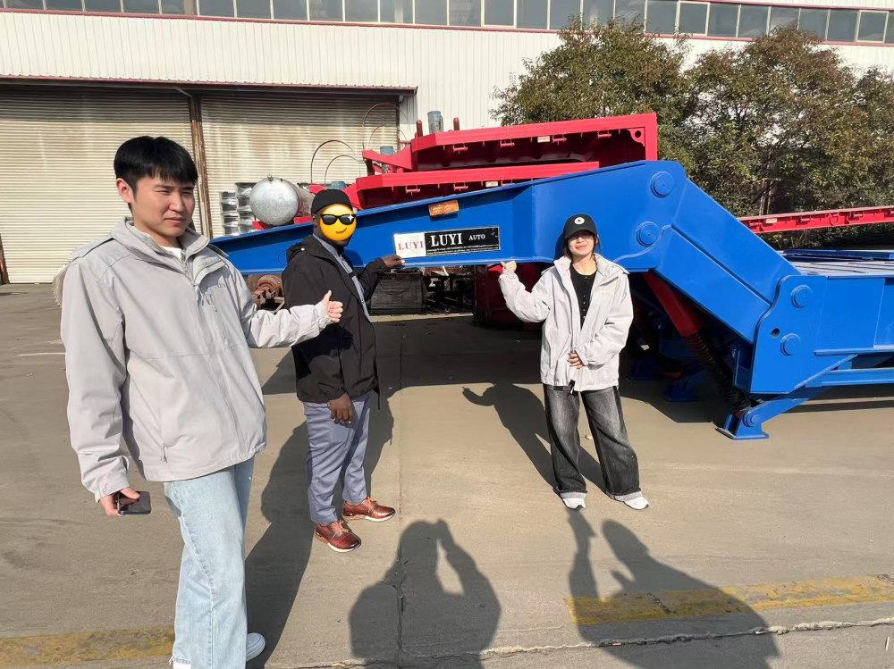 Hur Luyi Auto hjälpte en nigeriansk kund att uppgradera tung utrustningstransport med skräddarsydda lågbäddsvagnar