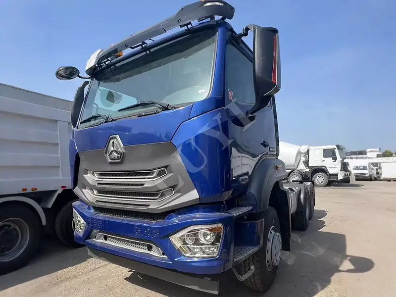 Blå howo traktor