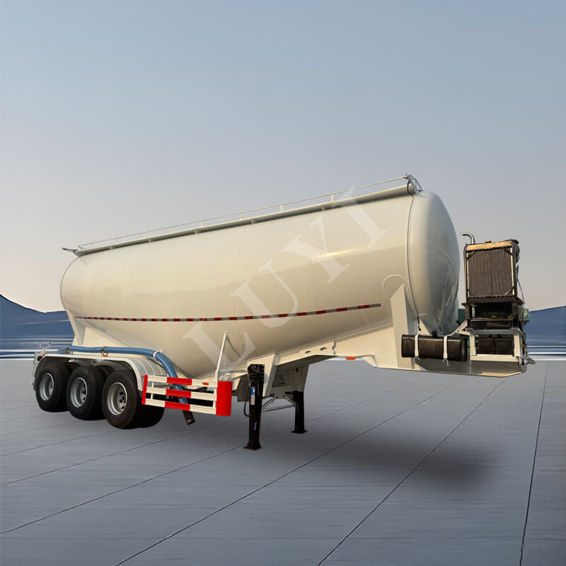 Treaxlad 30-tons pulvertank semitrailer